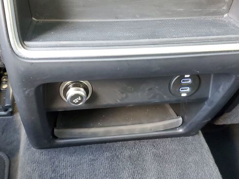 Used 2022 Porsche Cayenne image 13