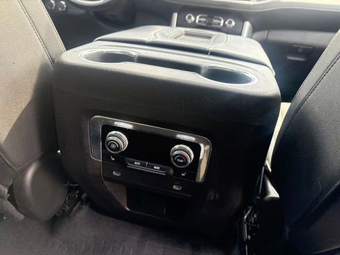 Used 2023 GMC Yukon XL SLT w/ SLT Premium Package AWD/4WD image 14