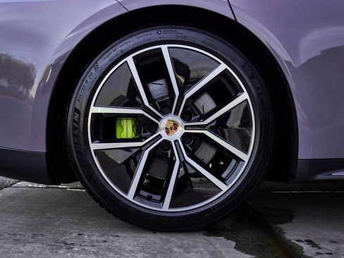 Used 2025 Porsche Panamera 4 w/ Premium Package image 25