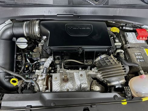 Used 2025 Jeep Compass Limited image 32