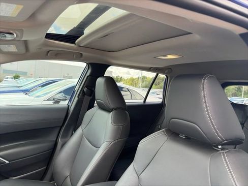 Used 2025 Toyota Corolla Cross XLE w/ Convenience Package FWD image 9
