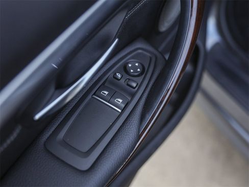 Used 2020 BMW 440i Coupe w/ M Sport Package image 32