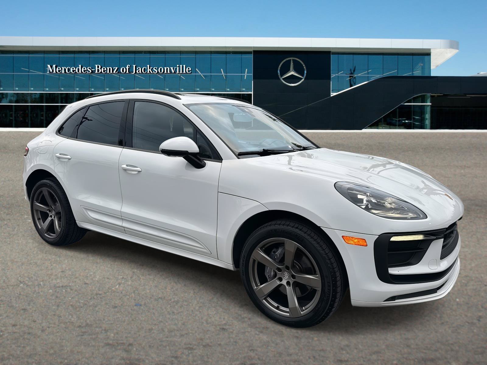 Used 2023 Porsche Macan Turbo AWD/4WD image 1