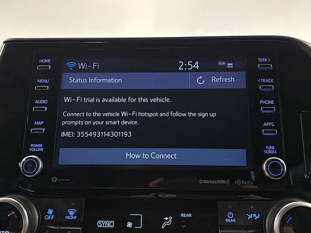 Used 2021 Toyota Highlander XLE FWD image 23