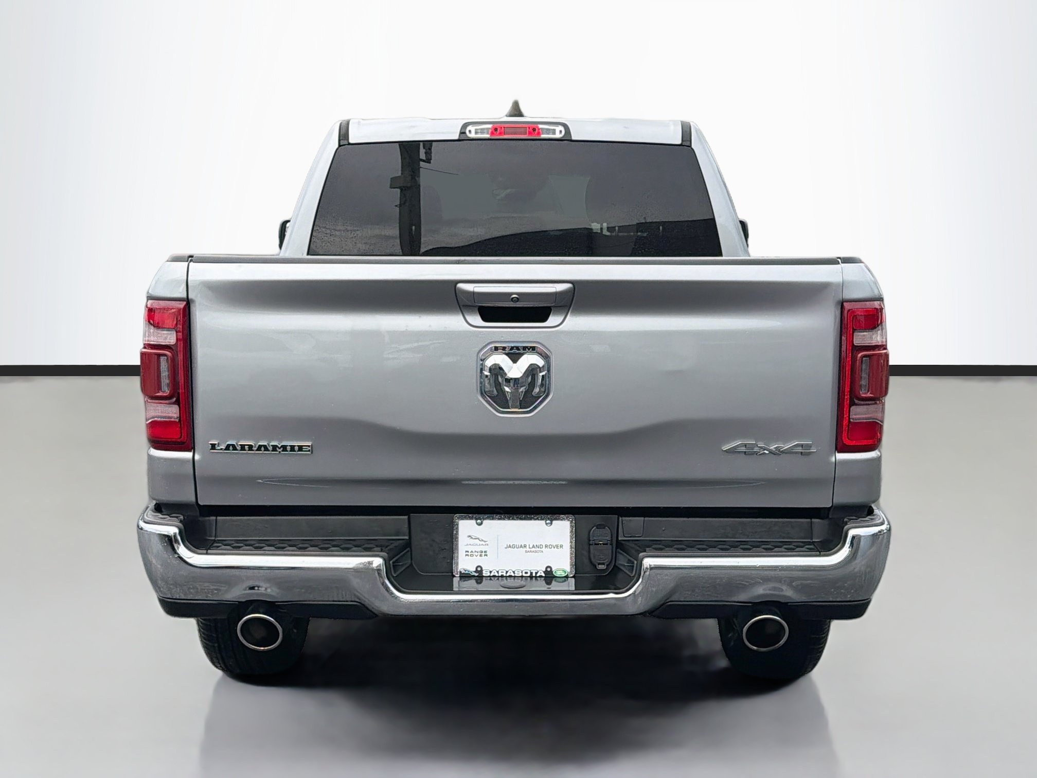 Used 2024 RAM 1500 Laramie AWD/4WD image 4