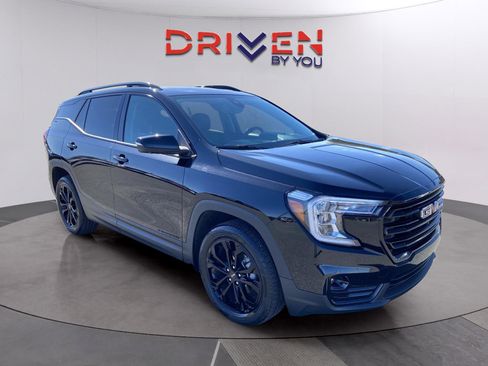 Used 2022 GMC Terrain SLT w/ Infotainment Package II image 8