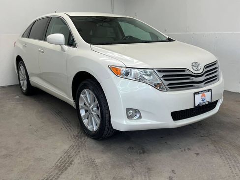 Used 2010 Toyota Venza w/ Convenience Pkg image 3