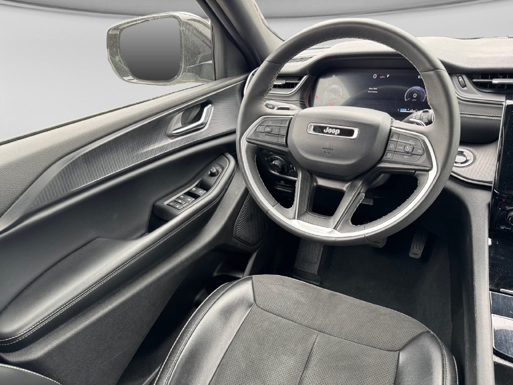 Used 2024 Jeep Grand Cherokee Altitude RWD image 19
