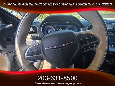 Used 2017 Chrysler 300 C Platinum w/ Safetytec Plus Group AWD/4WD image 11