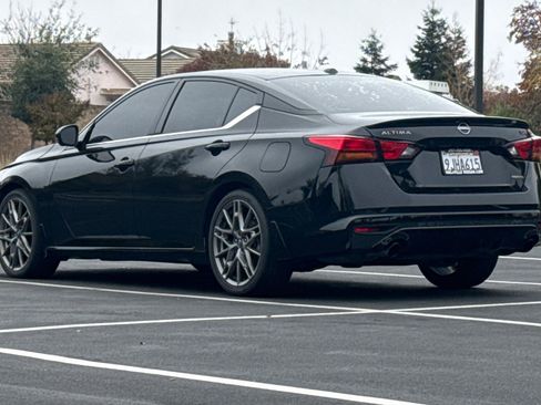 Used 2024 Nissan Altima 2.0 SR image 7