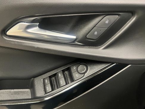 Used 2025 Chevrolet Equinox LT FWD image 37