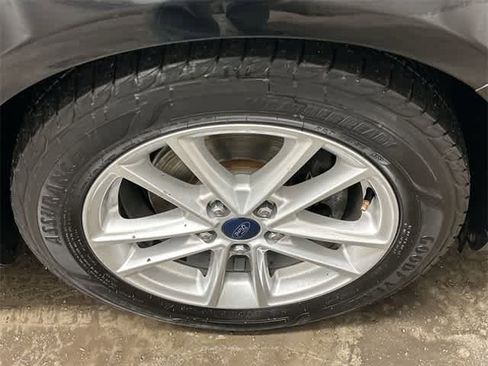 Used 2016 Ford Focus SE w/ SE Cold Weather Package image 5