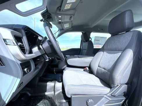 New 2026 Ford F250 XL w/ XL Chrome Package AWD/4WD image 9