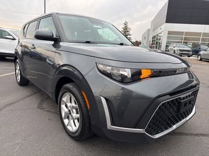 Used 2023 Kia Soul LX w/ Option Group 015