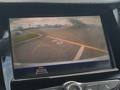 Used 2021 Chevrolet Trax LT w/ LT Convenience Package image 20