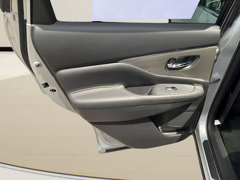 Used 2018 Nissan Murano SL w/ Moonroof Package AWD/4WD image 19