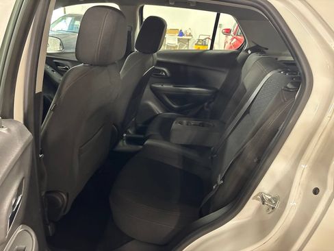 Used 2018 Chevrolet Trax LS AWD/4WD image 20