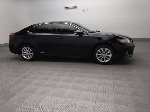 Used 2015 Lexus ES 300h w/ Navigation System Package image 11
