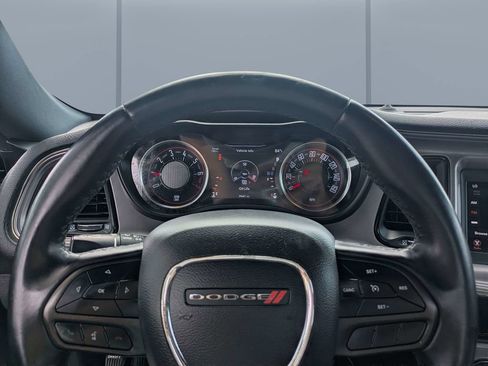 Used 2023 Dodge Challenger SXT RWD image 31