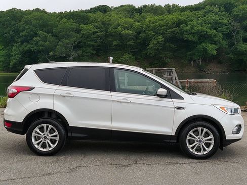 Used 2017 Ford Escape SE AWD/4WD image 8