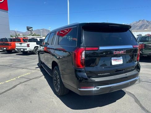 Used 2025 GMC Yukon XL Elevation w/ Elevation Premium Package AWD/4WD image 9