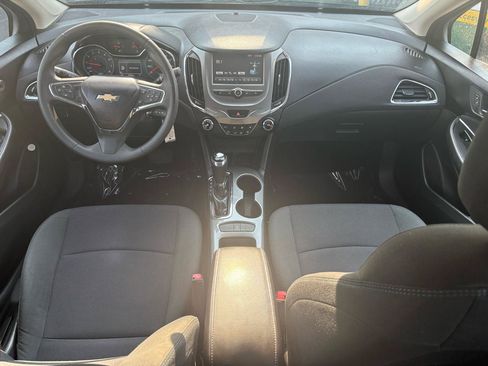 Used 2016 Chevrolet Cruze LT FWD image 6