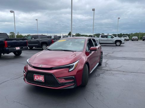 Certified 2025 Toyota Corolla SE image 3