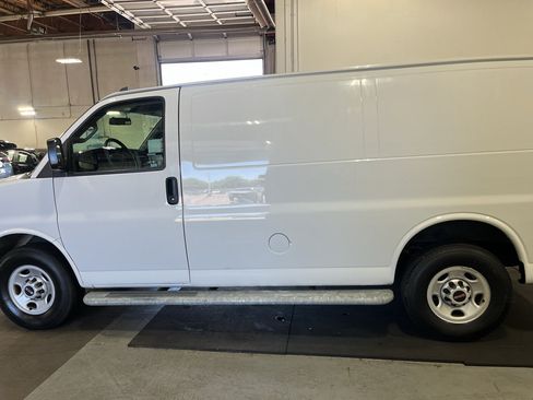 Used 2019 GMC Savana 2500 w/ Driver Convenience Package RWD image 11