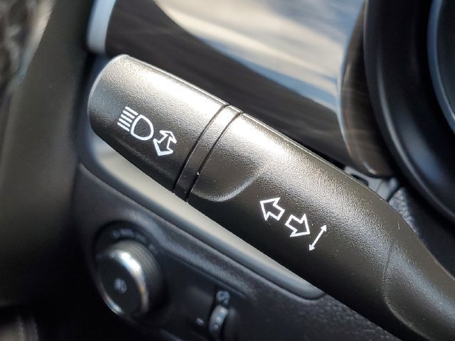 Used 2020 Buick Envision Essence w/ Experience Buick Package AWD/4WD image 13