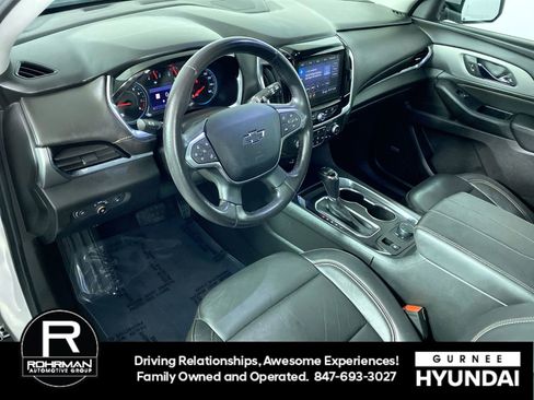 Used 2020 Chevrolet Traverse RS image 4