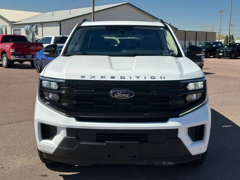 Used 2025 Ford Expedition Active AWD/4WD image 37