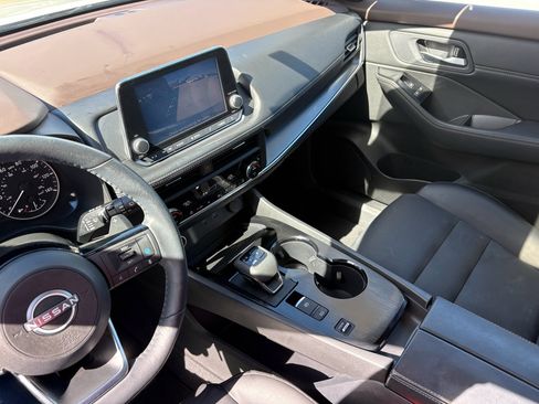 Used 2023 Nissan Rogue SV w/ SV Premium B Package FWD image 16