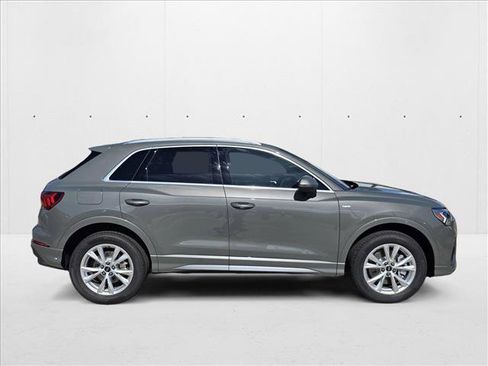 New 2025 Audi Q3 2.0T Premium w/ Convenience Package image 4