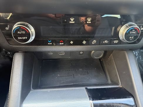 Used 2023 Mitsubishi Outlander SEL image 12