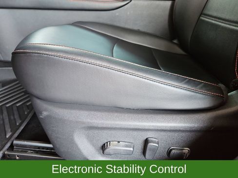 Used 2025 Nissan Sentra SR w/ SR Premium Package FWD image 25