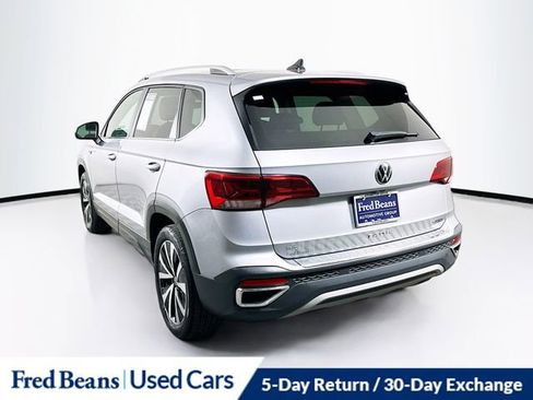 Used 2023 Volkswagen Taos SE w/ Panoramic Sunroof Package AWD/4WD image 5