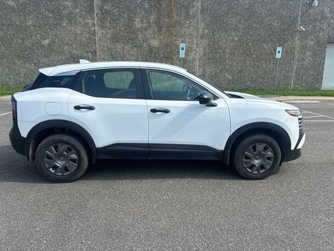 Used 2025 Nissan Kicks S FWD image 8