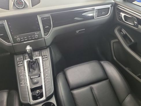 Used 2018 Porsche Macan AWD/4WD image 11
