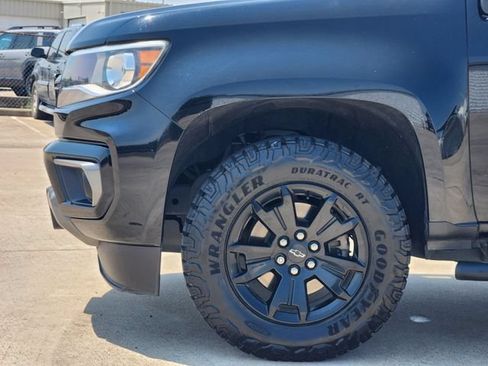 Used 2022 Chevrolet Colorado Z71 w/ Z71 Midnight Edition RWD image 8
