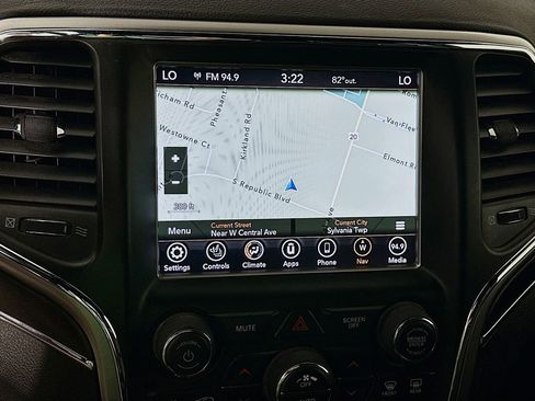 Used 2018 Jeep Grand Cherokee Limited w/ Trailer Tow Group IV AWD/4WD image 18