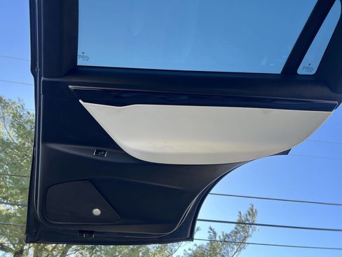 Used 2019 Tesla Model X 75D image 23