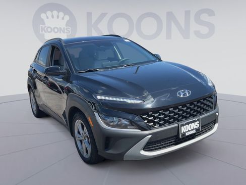 Used 2023 Hyundai Kona SEL w/ Winter Weather Package AWD/4WD image 4