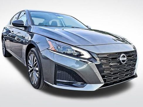 Used 2025 Nissan Altima 2.5 SV image 5