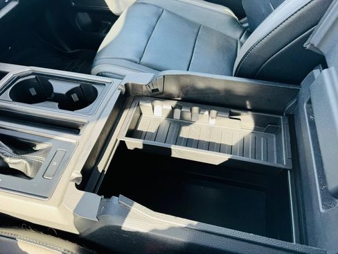 Used 2017 Ford F150 Raptor w/ Equipment Group 802A Luxury AWD/4WD image 24
