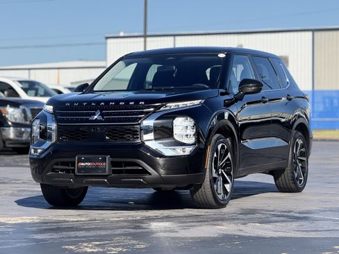 Used 2022 Mitsubishi Outlander ES image 5