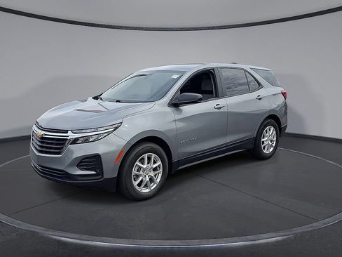 Used 2023 Chevrolet Equinox LS FWD image 9