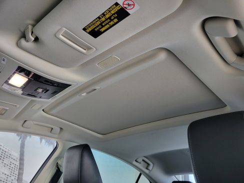 Used 2020 Lexus ES 300h w/ Accessory Package 2 image 11