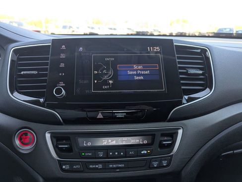 Used 2023 Honda Ridgeline Sport image 18