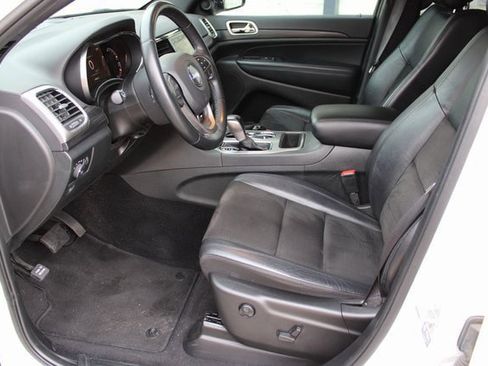 Used 2022 Jeep Grand Cherokee Laredo X image 16