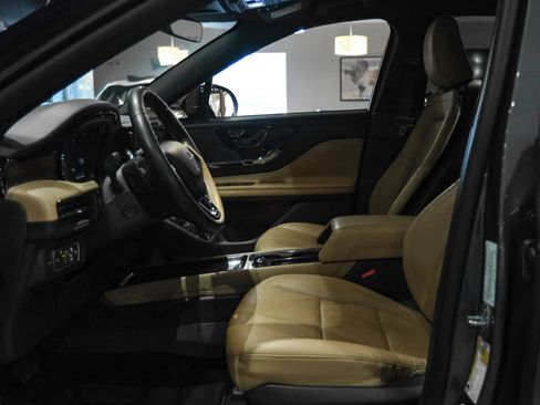Used 2022 Lincoln Corsair Reserve w/ Elements Package FWD image 4